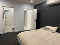 3BR in Caulfield area fully Kosher and renovated - Bungalow