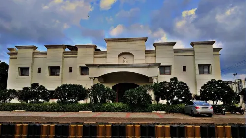 Ratna Vilas Palace - balcony