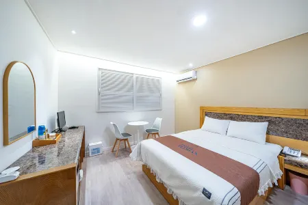 Elysian Hotel