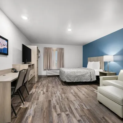 WoodSpring Suites Dearborn Detroit Các khách sạn gần Greenfield Village