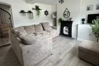 Cottage - Sleeps 4 - Pets Ok - Garden - Parking - 2-Star