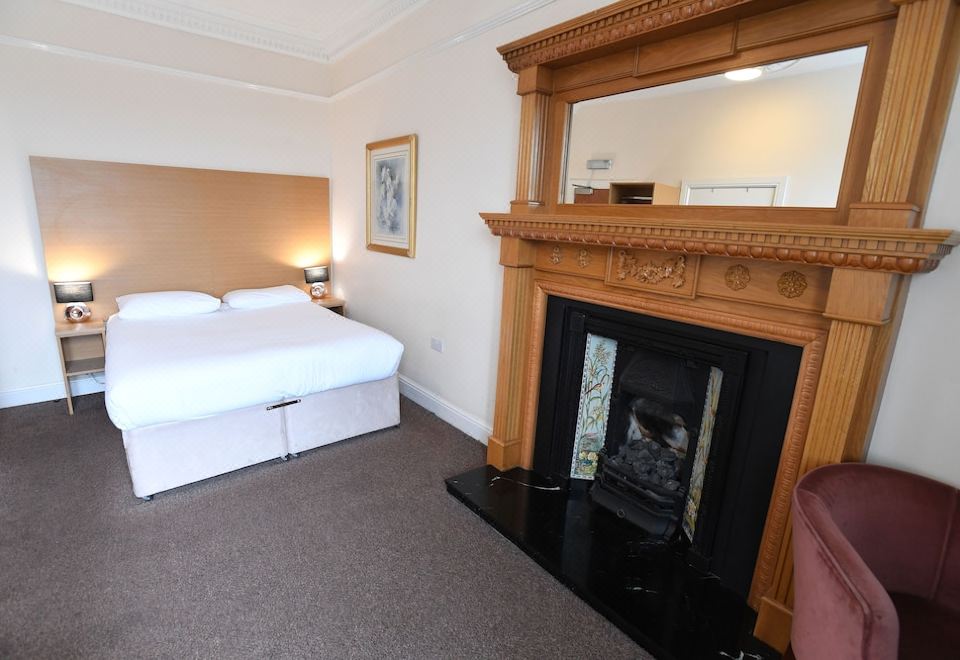 Rooms at the Royal - Housity