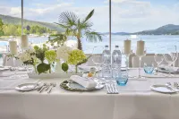 Falkensteiner Schlosshotel Velden – the Leading Hotels of the World Hôtels à : Gemeinde Steindorf am Ossiacher See