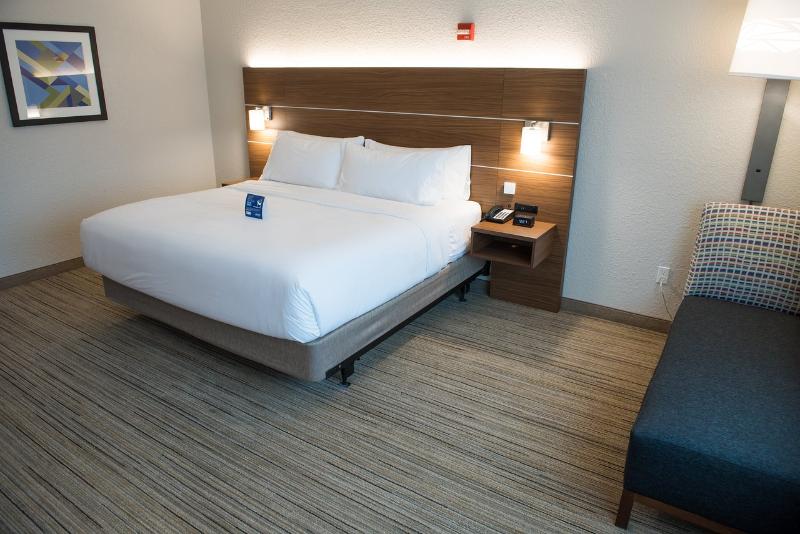 Holiday Inn Express & Suites Orland Park - Mokena, an Ihg Hotel