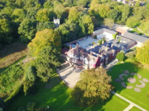 Healing Manor Hotel โรงแรมในGrimsby