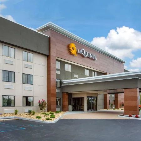 La Quinta Inn & Suites by Wyndham Roanoke Salem
