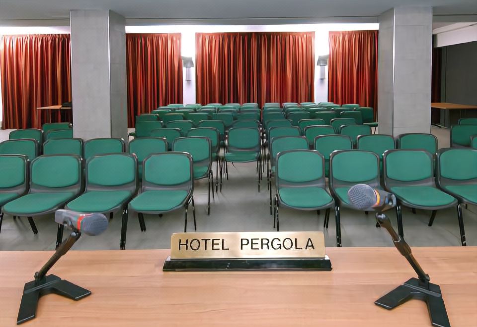 Hotel Ristorante Pergola - Valutazioni di hotel 4 stelle a Legnago