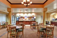 Holiday Inn Express & Suites Corona