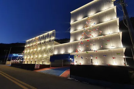 Hwasun Seolaeim Drive-in Motel Отели в г. Хвасун