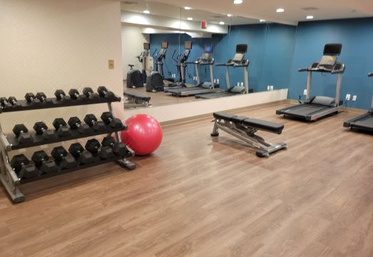 Holiday Inn Express Queens - Maspeth 외관