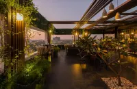 Novotel Chennai Chamiers Road Hotels near Ponnusamy Hotel Restaurant