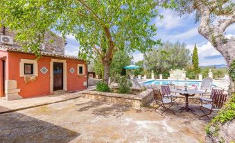 Beautiful Rustic House with a Lot of Charm and Privacy with Pool Near Llubi