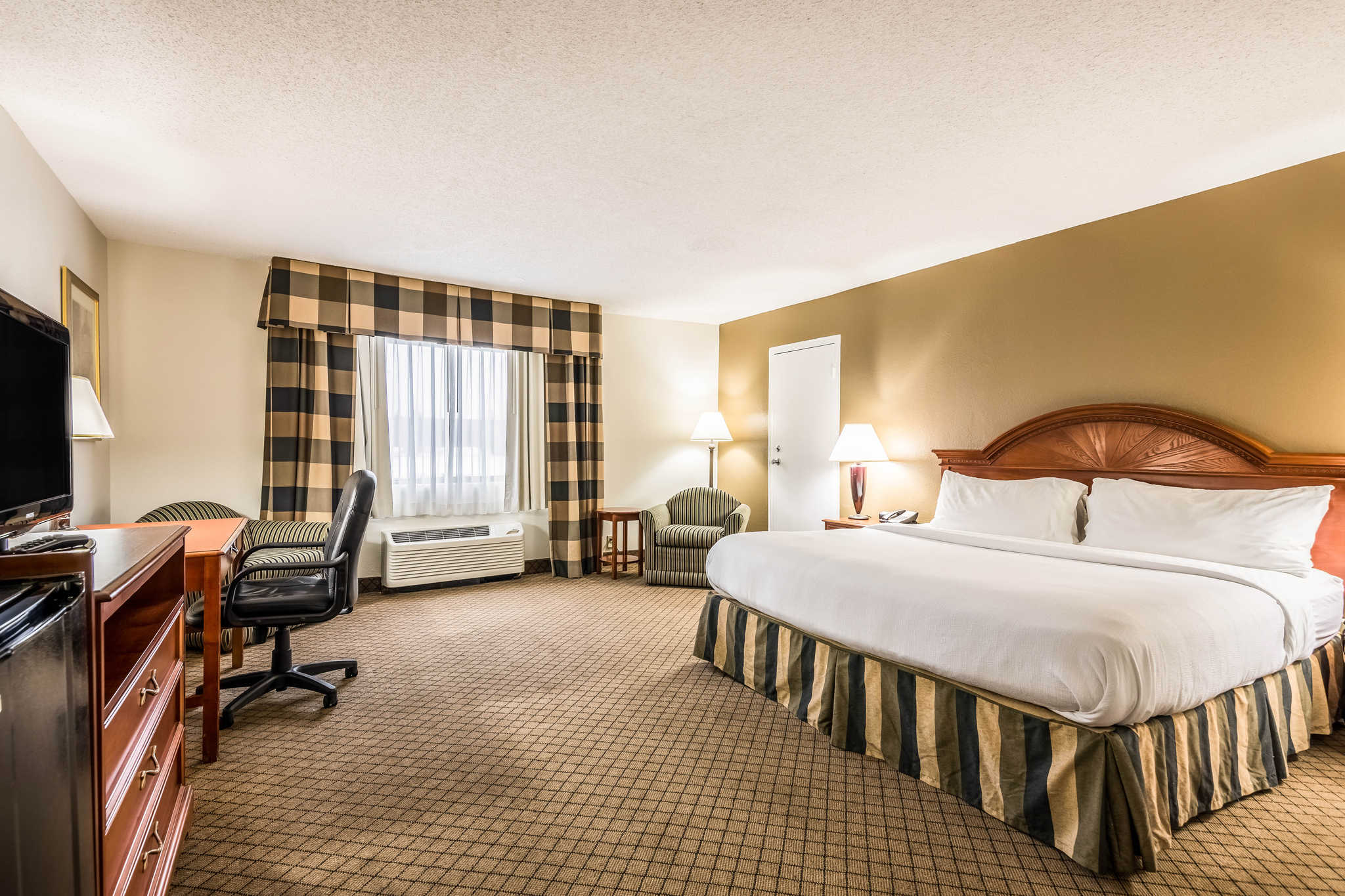 Quality Inn Near Finger Lakes and Seneca Falls