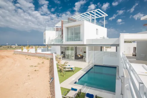 Villa Prol23, New and Modern 2Bdr Protaras Villa with Pool, Close to the Beach