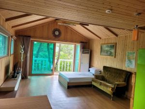 Jecheon Taera and Glamping Pension