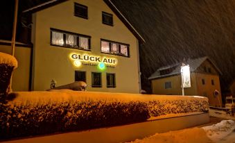 GLUECK - AUF