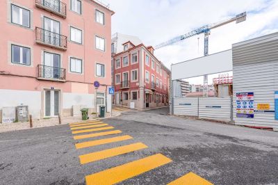 Surroundings Guestready - Bright & Spacious 2-Bed Apt with Rooftop Terrace in Alcântara Photo