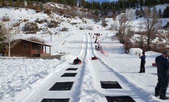 High Creek Lodge and Cabins