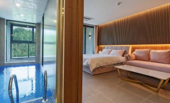 Hongcheon Okam Lux Club Pension and Kids Pool Villa