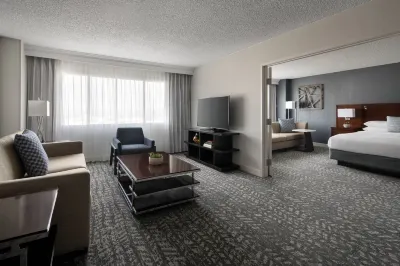 Bakersfield Marriott at the Convention Center Các khách sạn gần Salt 7even Float Center