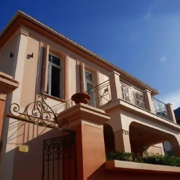 Korina Gallery Hotel