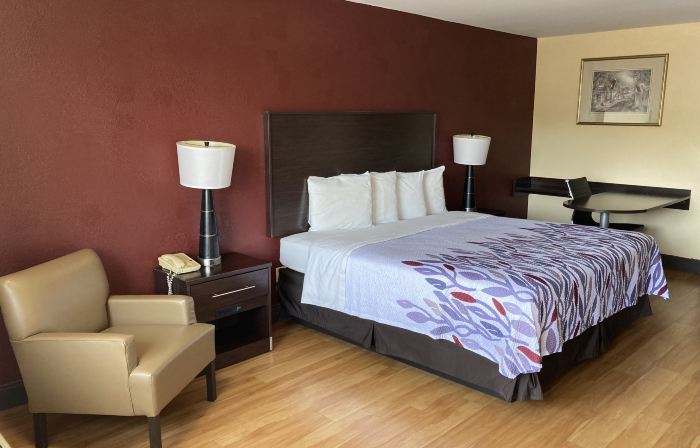 Red Roof Inn & Suites Cleveland, TN