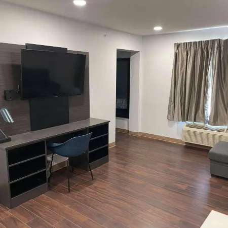 Studio 6 Peoria, IL