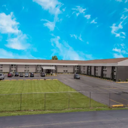 Super 8 by Wyndham South Holland