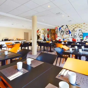 Kyriad Troyes Centre Отели рядом с достопримечательностью «Музей Сен-Луп»