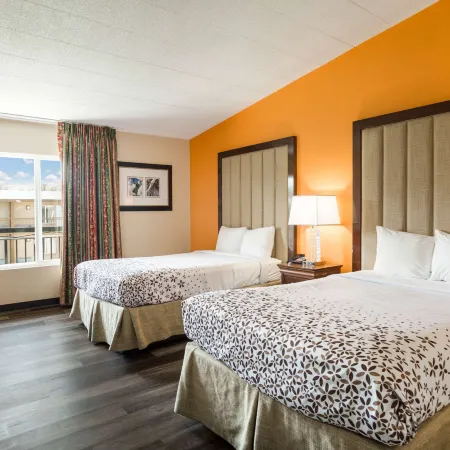 Fairmount Inn & Suites - Stroudsburg, Poconos