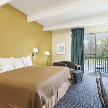 Howard Johnson by Wyndham Newburgh/West Point