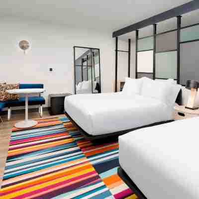 Aloft Omaha West Rooms