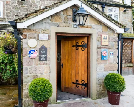 The Alma Inn โรงแรมในPendle District