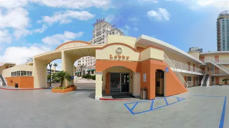 Baymont by Wyndham San Diego Downtown
