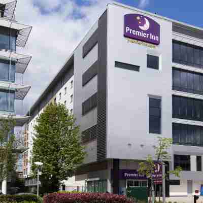 Premier Inn London Ealing Hotel Exterior