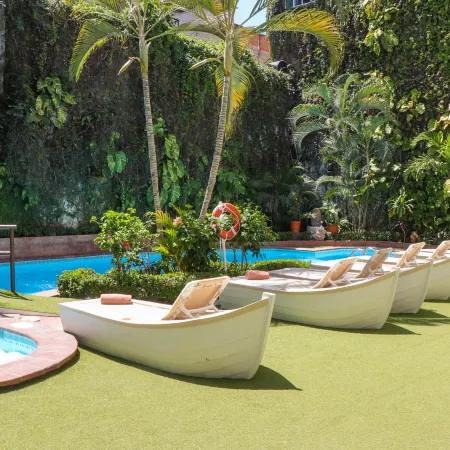 Los Arcos Suites