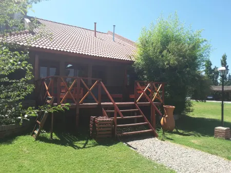 Lauquen Pilmaiquen y Spa Отели в г. Хунин