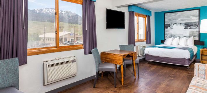 Super 8 by Wyndham Gardiner/Yellowstone Park Area Hotels in Park County