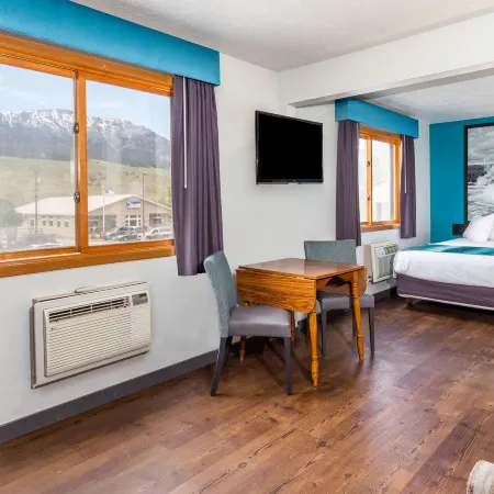 Super 8 by Wyndham Gardiner/Yellowstone Park Area