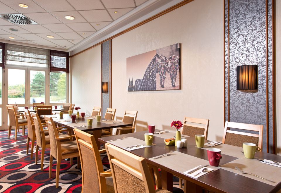 Leonardo Hotel Koln Over view