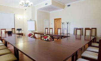 Hotel Vizit - Housity