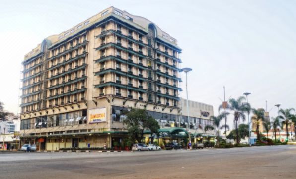 Cresta Jameson Hotel