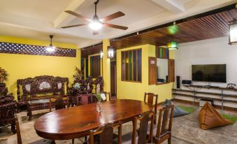 Banthat Thong Hostel