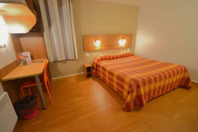 Fasthotel Tours Sud Hotels near Tape à l'œil