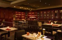 Executive Hotel Vancouver Airport - bar