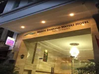 Hanoi Emerald Waters Hotel & Spa Hotel in zona Hanoi Ceramic Mosaic Mural