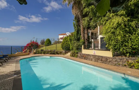 信天翁別墅酒店