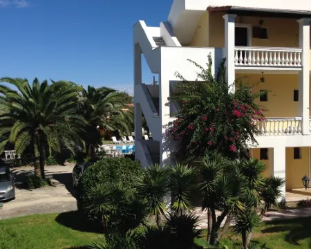 Tzilios Studios Hotels in Acharavi