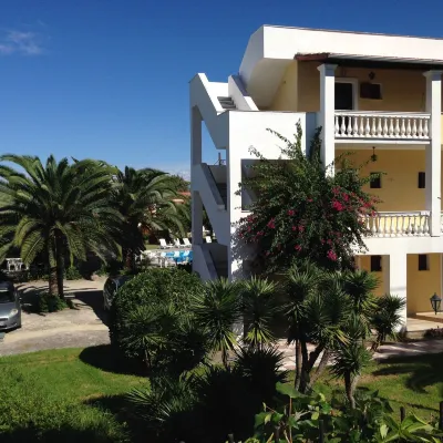 Tzilios Studios Hotels in Thinali