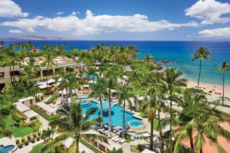 Four Seasons Resort Maui at Wailea Отели рядом с достопримечательностью «Онелоа Бич»